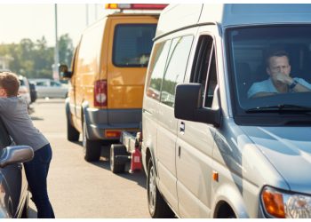 Driver Parks Too Close, Tow Truck Driver Teaches Her Patience