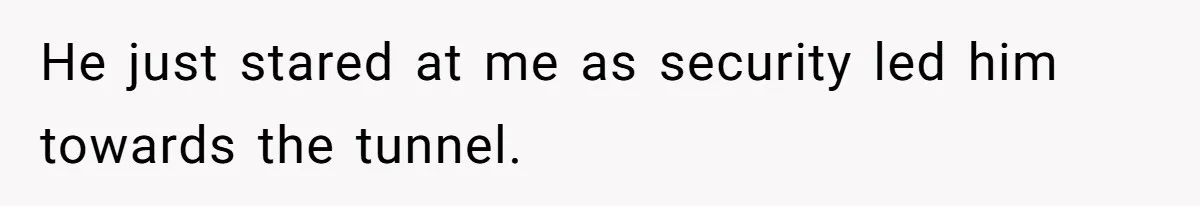 Couple Invades A Fan’s NBA Seats With Bags Of Peanuts, Then Gets Mad When He Calls Them Out He just stared at me as security led him towards the tunnel.