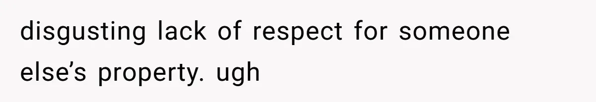 Woman Approves Fence Work Anyway, Can’t Believe Aunt Evicts Them Over Tree disgusting lack of respect for someone else’s property. ugh