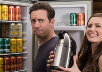 Man Faked Liking Sparkling Water For 3 Years And Now He’s Stuck Pretending To Love It