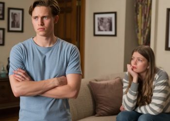 Woman Refuses To Celebrate Her Sister’s Coming Out After She Destroyed A Relationship