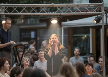 “You Want a Spotlight?” He Gave Them Exactly That, and They Regretted It Instantly