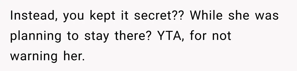 Woman Gets A Cat After Her Roommate Moves Out, But Her Friend Thinks She’s Being Inconsiderate, Who’s Right? Instead, you kept it secret?? While she was planning to stay there? YTA, for not warning her.