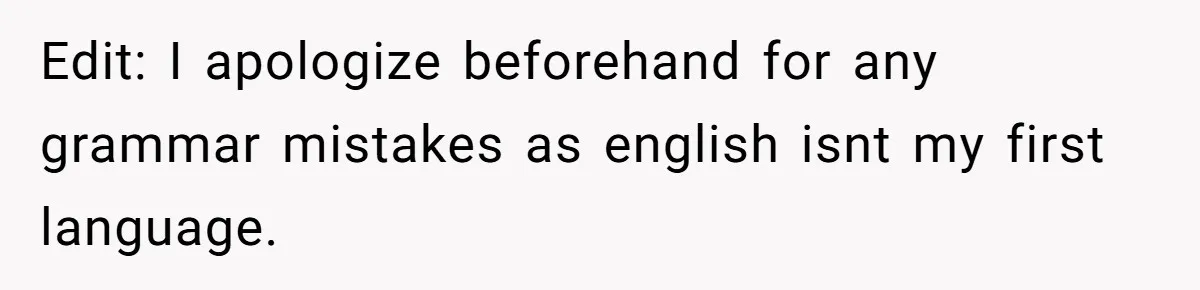 A Woman Locked Her Door to Study, Now Her Mom Says She’s “Neglecting” Her Sister Edit: I apologize beforehand for any grammar mistakes as english isnt my first language.