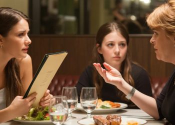 Employee Orders Only Vegetarian Option, Gets Accused Of Triggering Boss’s Daughter’s Eating Disorder