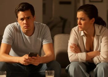 Boyfriend Agrees To Threesome After Pressure, Then Gets Blamed For “Not Saying No Hard Enough” Boyfriend Agrees To Threesome After Pressure, Then Gets Blamed For “Not Saying No Hard Enough”