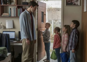 University Student Comes Home To Find All Four Younger Siblings Dumped On His Doorstep