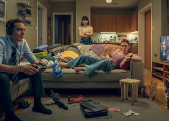He Let His Girlfriend’s “Heartbroken” Friend Stay for a Few Days, Then Realized He’d Lost Control of His Own Home