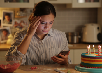 Devoted Baker Refuses To Make Her Niece Birthday Cake After Family Shares Her Painful Past