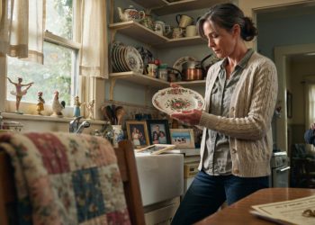 Woman Cared For Her Mother Until The End, Now Relatives Call Her A Hoarder Woman Cared For Her Mother Until The End, Now Relatives Call Her A Hoarder