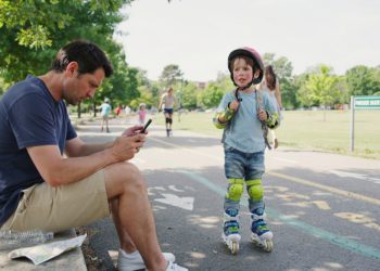 Wife Feels Insulted When Husband Requests A Small Favor During Park Outing Wife Feels Insulted When Husband Requests A Small Favor During Park Outing