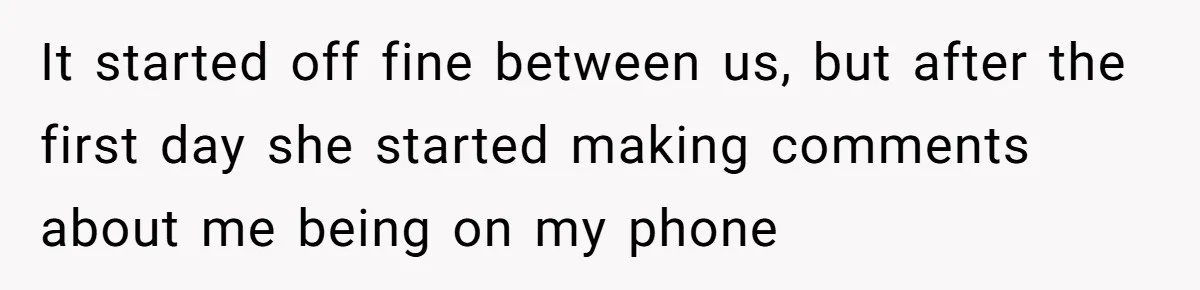 18-Year-Old Refuses To Move Hospital Rooms After Roommate’s Complaints, Mom Thinks She Should Have It started off fine between us, but after the first day she started making comments about me being on my phone