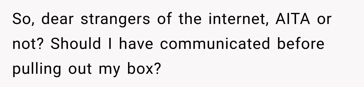 She Brought Tupperware to a Burger Restaurant, and Her Friend Was Mortified So, dear strangers of the internet, AITA or not? Should I have communicated before pulling out my box?