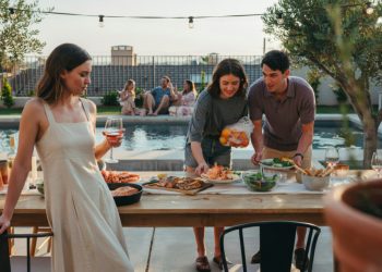 Woman Refuses To Host Another Dinner Until One Friend Finally Returns The Favor