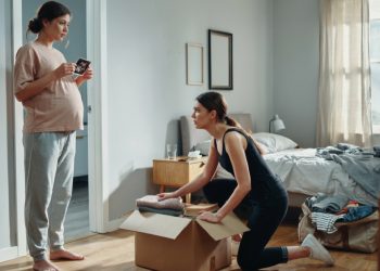 Pregnant Woman Refuses to Leave Her Apartment, So Her Roommate Tries to Punish Her for Keeping the Baby