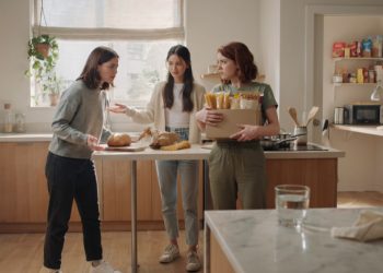 Sister Demands Full Kitchen Access, Even Though Gluten Makes Her Sibling Sick