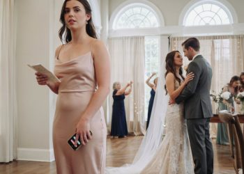 Maid Of Honor Walks Away After Finding Messages Between Her Husband And Sister Maid Of Honor Walks Away After Finding Messages Between Her Husband And Sister