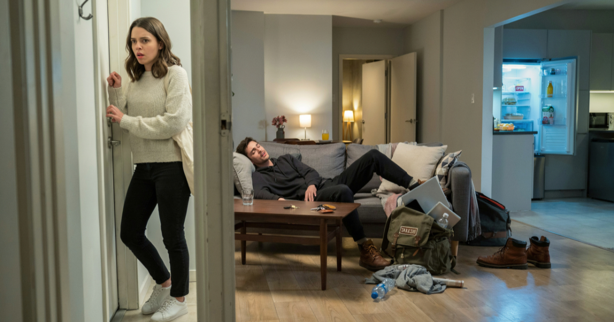 Roommate’s Boyfriend Quietly Moves In Rent-Free, Then She Calls Him Controlling for Speaking Up
