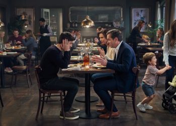 Son Looks Forward to a Special Dinner With His Parents, Then Finds Out His Sister and Kids Were Invited Too