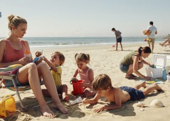 Mom Says Family Vacation Turned Into Free Babysitting Because Cousin Never Watched Her Kids Mom Says Family Vacation Turned Into Free Babysitting Because Cousin Never Watched Her Kids