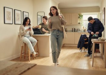 Woman Bans Housemate’s Boyfriend After He Basically Moves In Without Anyone Agreeing