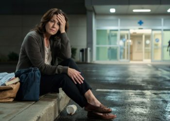 Daughter Leaves Parents In ER After Years Of Caregiving And Finally Chooses Herself Daughter Leaves Parents In ER After Years Of Caregiving And Finally Chooses Herself