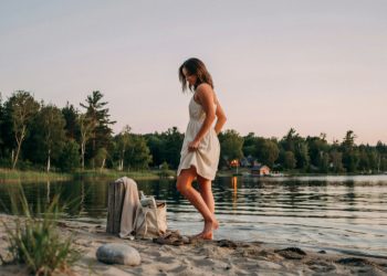 Woman Swims Topless At A Quiet Beach, Then Police Show Up After Complaints Woman Swims Topless At A Quiet Beach, Then Police Show Up After Complaints
