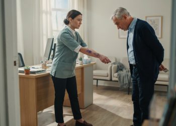 Rude Patient Calls Her Tattoo “Crap” and Immediately Regrets Asking Why She Has It Rude Patient Calls Her Tattoo “Crap” and Immediately Regrets Asking Why She Has It