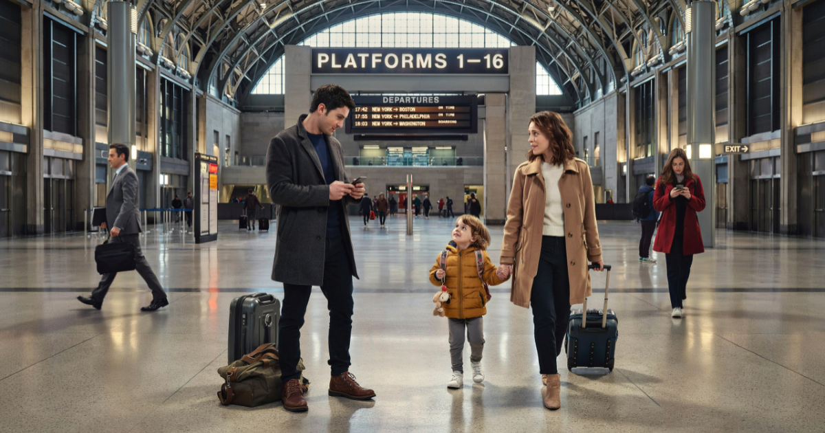 Woman Walks Straight Into A Man At Penn Station, Then Acts Like He’s The Problem Woman Walks Straight Into A Man At Penn Station, Then Acts Like He’s The Problem
