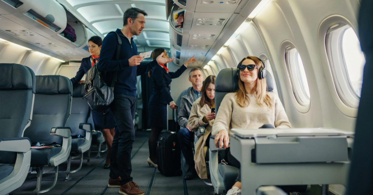 Woman Pretends To Sleep In A Stranger’s Plane Seat, Then Gets Called Out Before Takeoff Woman Pretends To Sleep In A Stranger’s Plane Seat, Then Gets Called Out Before Takeoff
