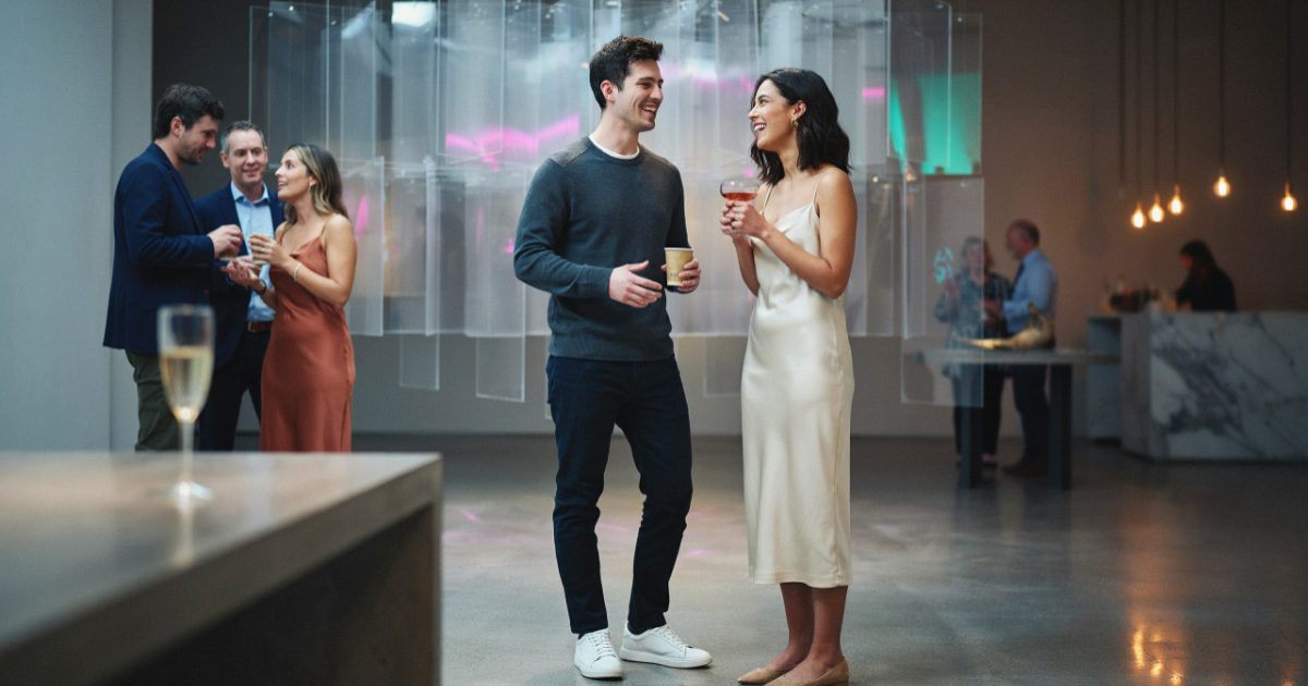 Man Gives Up On Dating Apps, Then Finds A Connection At A Museum Night Event Man Gives Up On Dating Apps, Then Finds A Connection At A Museum Night Event