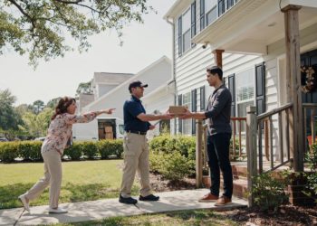 Neighbor Tries To Steal My Delivery Package, Then Violates Her Own Restraining Order