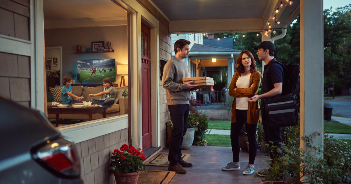 Dad And Son Eat The Wrong Pizza Delivery, Then Meet The Neighbors They Barely Knew