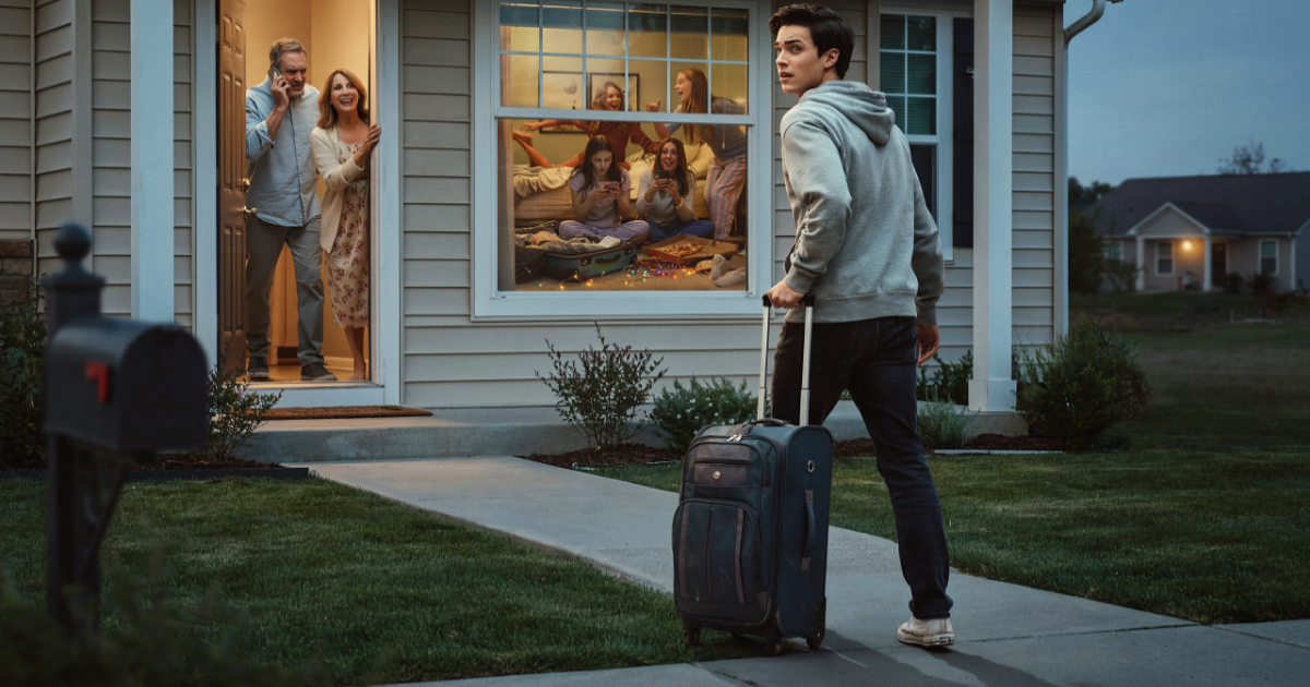 College Student Refuses To Come Home For Summer After Years Of Sister’s Friends Crossing Boundaries