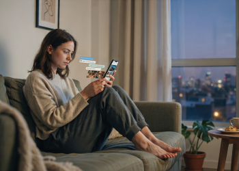 Friend Group Kept Saying They Were “Too Busy,” Until Social Media Exposed the Truth