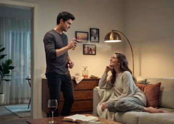 Boyfriend Found a Strange Way to Trigger Romance, But His Girlfriend Never Knew Why Boyfriend Found a Strange Way to Trigger Romance, But His Girlfriend Never Knew Why