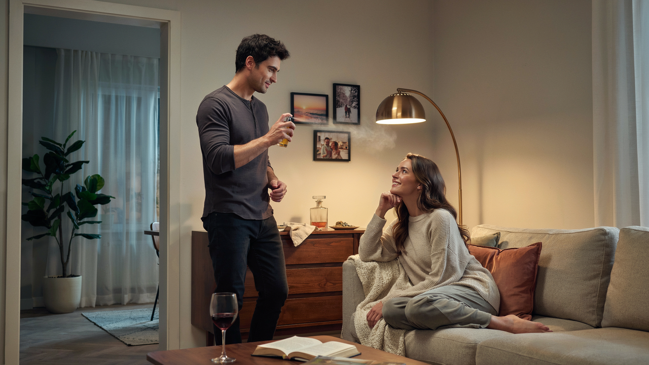 Boyfriend Found a Strange Way to Trigger Romance, But His Girlfriend Never Knew Why Boyfriend Found a Strange Way to Trigger Romance, But His Girlfriend Never Knew Why