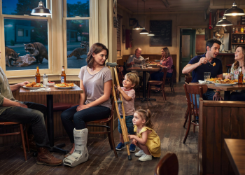Parents Let Their Kids Harass a Couple’s Table, Then Get Angry When They’re Asked to Stop Touching Crutches Parents Let Their Kids Harass a Couple’s Table, Then Get Angry When They’re Asked to Stop Touching Crutches