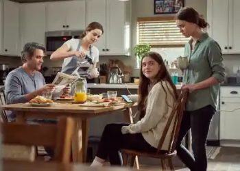 She Refused to Let Her Sister Borrow Her Phone After One Breakfast Argument. Now the Whole Family Is Backing Her. She Refused to Let Her Sister Borrow Her Phone After One Breakfast Argument. Now the Whole Family Is Backing Her.