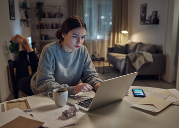 She Never Met Her Boyfriend In Person, Yet He Wants Her Identity Details For A Mysterious Application