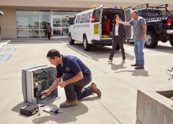 Man Demanded an ATM Technician Stop Working, Then the Bank Manager Shut Him Down
