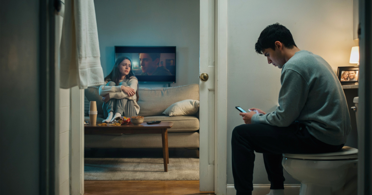 Teen Says He’s Walking on Eggshells After His Girlfriend Turns Every Small Moment Into a Fight