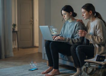 Woman Realized Her Boyfriend Was Controlling After One Argument Exposed Everything Woman Realized Her Boyfriend Was Controlling After One Argument Exposed Everything