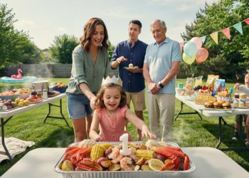 Mom Gives Her Daughter A Seafood Birthday, Then Her Sister Demands Pizza And Cake