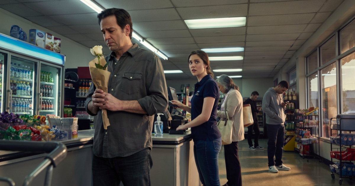 Clerk Jokes About A Man Buying Flowers, Then Learns They’re For His Son’s Grave Clerk Jokes About A Man Buying Flowers, Then Learns They’re For His Son’s Grave