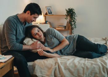 Woman Lets Boyfriend Touch Her Stomach After Years Of Discomfort And Gets Unexpectedly Emotional