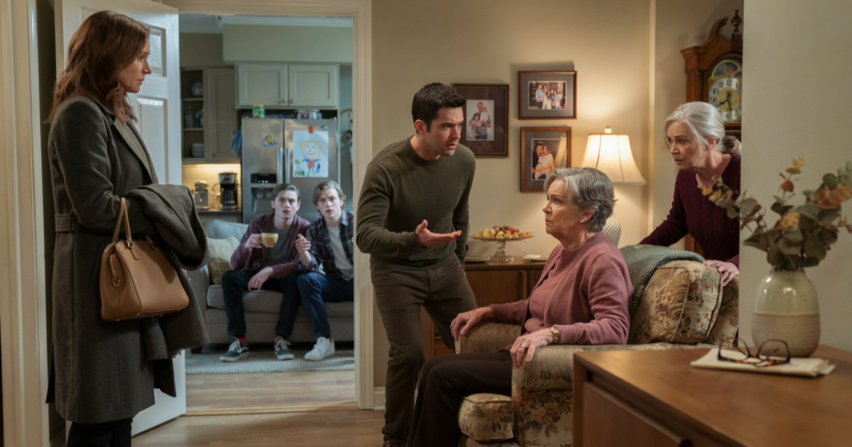 Woman Cuts Off Abusive Mother, Then Watches The Rest Of The Family Finally See Why Woman Cuts Off Abusive Mother, Then Watches The Rest Of The Family Finally See Why