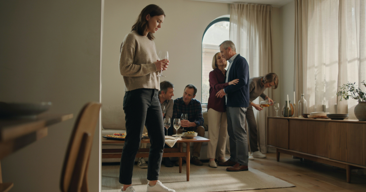 Woman Refuses To Pretend Her Uncle’s Year-Long Cold Shoulder Never Happened