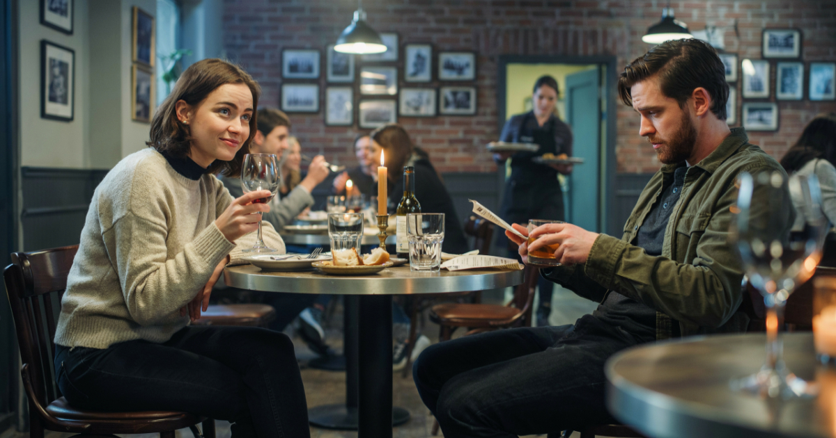 Woman Watches a Painful First Date Unfold and Wonders Why He Seemed Completely Checked Out