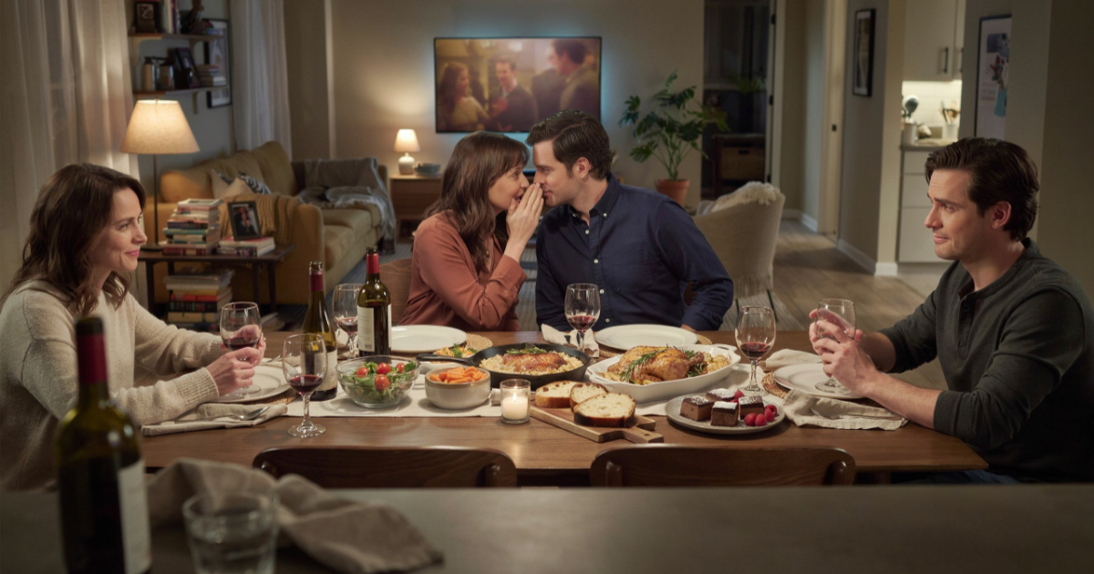 Couple Keeps Inviting Friends to Elaborate Dinners, but Their Guests Barely Talk to Them